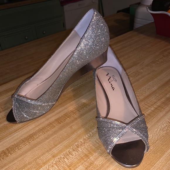 Size 8 worn once for wedding - Picture 1 of 2
